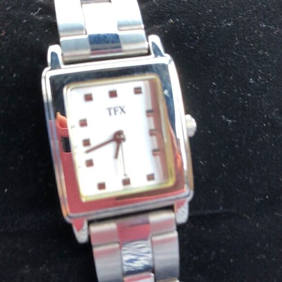 TFX Ladies Watch. Excellent used condition! - Picture 2 of 3